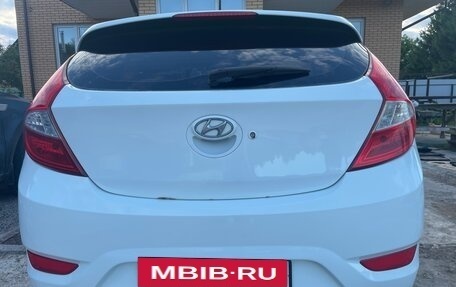 Hyundai Solaris II рестайлинг, 2012 год, 1 000 000 рублей, 4 фотография