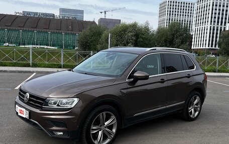 Volkswagen Tiguan II, 2017 год, 2 799 000 рублей, 6 фотография