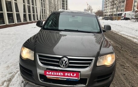 Volkswagen Touareg III, 2009 год, 1 600 000 рублей, 2 фотография
