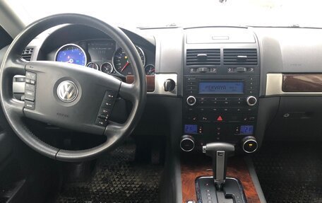 Volkswagen Touareg III, 2009 год, 1 600 000 рублей, 10 фотография