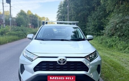 Toyota RAV4, 2021 год, 3 298 000 рублей, 1 фотография