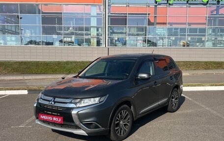 Mitsubishi Outlander III рестайлинг 3, 2015 год, 1 495 000 рублей, 1 фотография