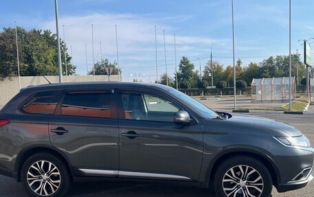 Mitsubishi Outlander III рестайлинг 3, 2015 год, 1 495 000 рублей, 3 фотография