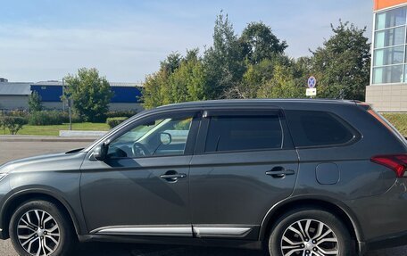 Mitsubishi Outlander III рестайлинг 3, 2015 год, 1 495 000 рублей, 6 фотография