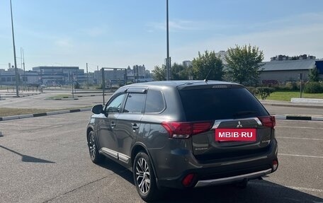 Mitsubishi Outlander III рестайлинг 3, 2015 год, 1 495 000 рублей, 5 фотография