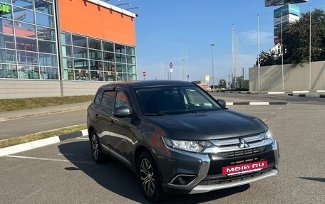 Mitsubishi Outlander III рестайлинг 3, 2015 год, 1 495 000 рублей, 2 фотография