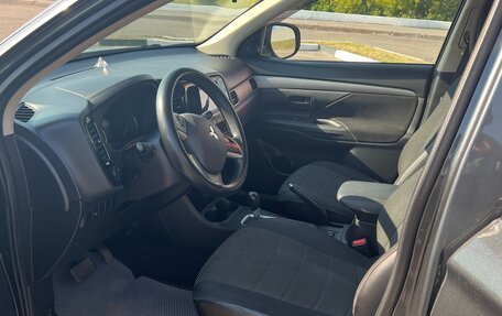 Mitsubishi Outlander III рестайлинг 3, 2015 год, 1 495 000 рублей, 7 фотография