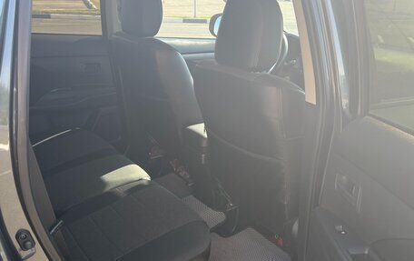 Mitsubishi Outlander III рестайлинг 3, 2015 год, 1 495 000 рублей, 10 фотография