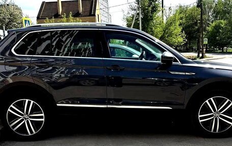 Volkswagen Tiguan II, 2022 год, 3 200 000 рублей, 5 фотография