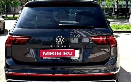 Volkswagen Tiguan II, 2022 год, 3 200 000 рублей, 3 фотография