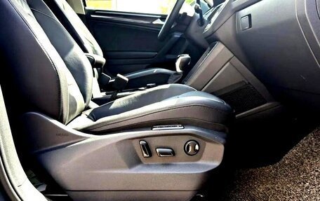 Volkswagen Tiguan II, 2022 год, 3 200 000 рублей, 11 фотография