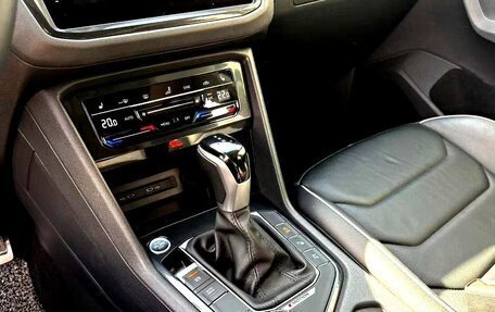 Volkswagen Tiguan II, 2022 год, 3 200 000 рублей, 18 фотография