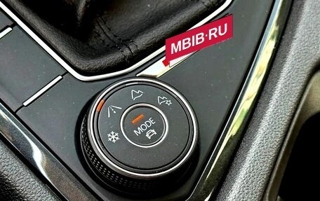 Volkswagen Tiguan II, 2022 год, 3 200 000 рублей, 19 фотография