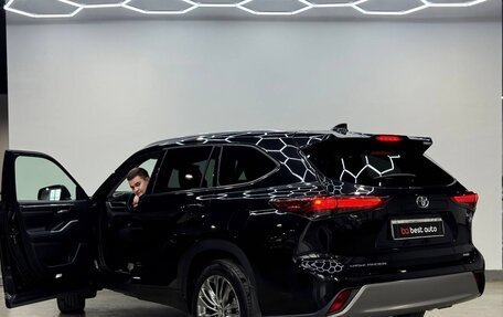Toyota Highlander, 2024 год, 4 590 000 рублей, 6 фотография