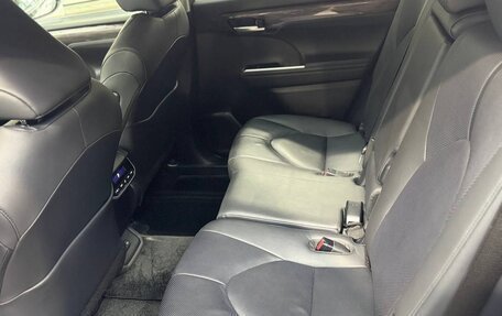 Toyota Highlander, 2024 год, 4 590 000 рублей, 30 фотография
