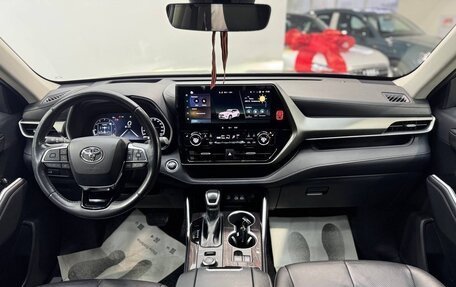 Toyota Highlander, 2024 год, 4 590 000 рублей, 33 фотография