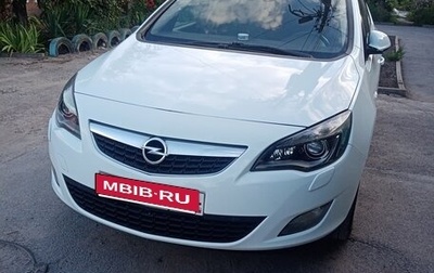 Opel Astra J, 2010 год, 699 000 рублей, 1 фотография