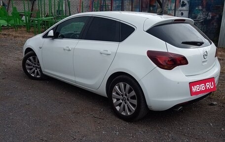 Opel Astra J, 2010 год, 699 000 рублей, 4 фотография
