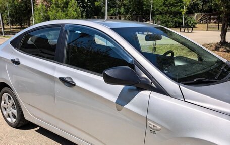 Hyundai Solaris II рестайлинг, 2012 год, 770 000 рублей, 2 фотография