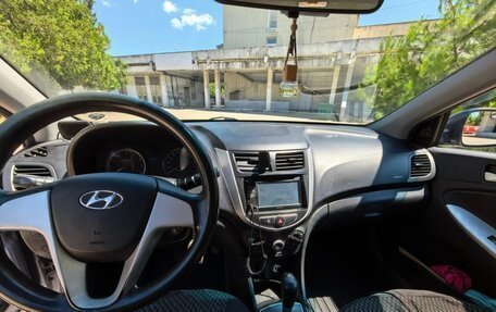 Hyundai Solaris II рестайлинг, 2012 год, 770 000 рублей, 4 фотография