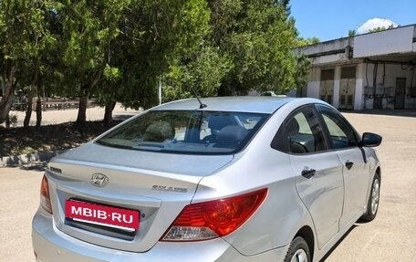 Hyundai Solaris II рестайлинг, 2012 год, 770 000 рублей, 3 фотография