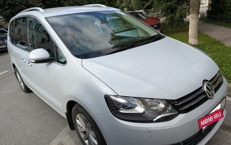 Volkswagen Sharan II, 2017 год, 1 970 000 рублей, 3 фотография