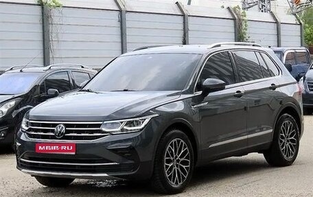 Volkswagen Tiguan II, 2023 год, 2 950 000 рублей, 1 фотография