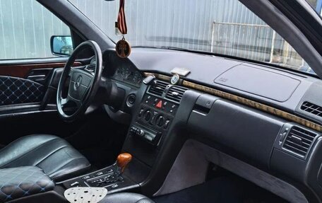 Mercedes-Benz E-Класс, 1998 год, 821 000 рублей, 2 фотография