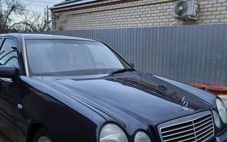 Mercedes-Benz E-Класс, 1998 год, 821 000 рублей, 4 фотография