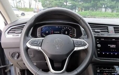 Volkswagen Tiguan II, 2023 год, 2 950 000 рублей, 8 фотография