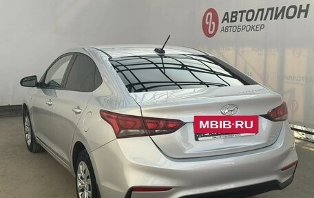 Hyundai Solaris II рестайлинг, 2018 год, 1 200 000 рублей, 4 фотография