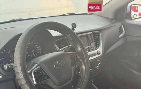 Hyundai Solaris II рестайлинг, 2018 год, 1 200 000 рублей, 17 фотография