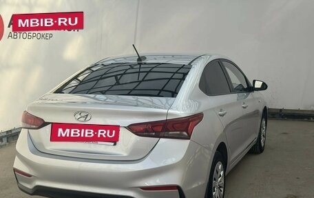 Hyundai Solaris II рестайлинг, 2018 год, 1 200 000 рублей, 6 фотография