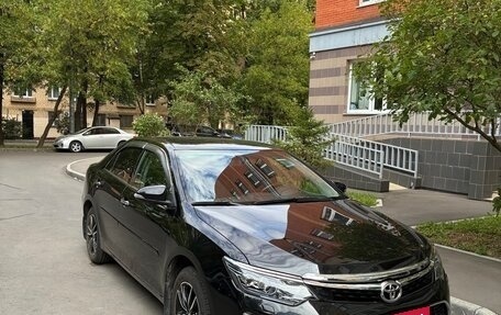 Toyota Camry, 2017 год, 2 250 000 рублей, 3 фотография