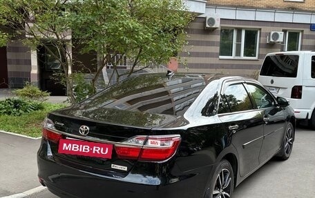 Toyota Camry, 2017 год, 2 250 000 рублей, 2 фотография