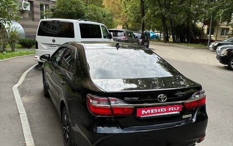 Toyota Camry, 2017 год, 2 250 000 рублей, 4 фотография