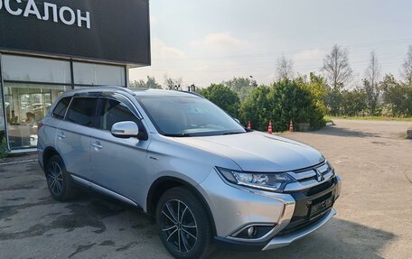 Mitsubishi Outlander III рестайлинг 3, 2016 год, 1 849 000 рублей, 3 фотография