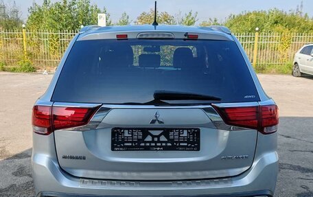 Mitsubishi Outlander III рестайлинг 3, 2016 год, 1 849 000 рублей, 6 фотография