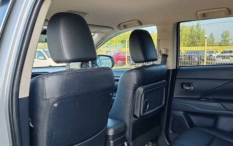 Mitsubishi Outlander III рестайлинг 3, 2016 год, 1 849 000 рублей, 10 фотография