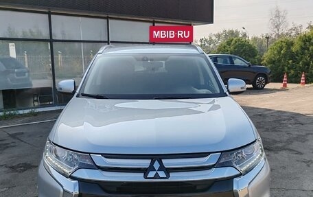 Mitsubishi Outlander III рестайлинг 3, 2016 год, 1 849 000 рублей, 5 фотография