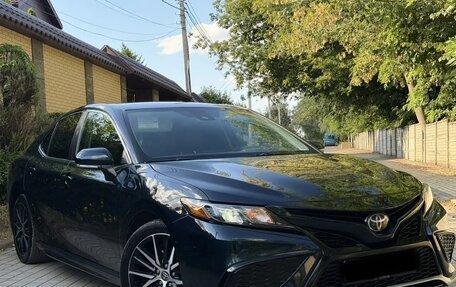 Toyota Camry, 2021 год, 2 800 000 рублей, 2 фотография
