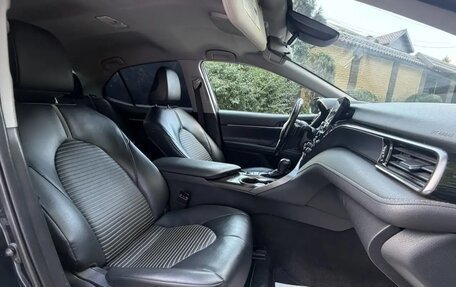 Toyota Camry, 2021 год, 2 800 000 рублей, 8 фотография