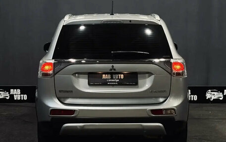 Mitsubishi Outlander III рестайлинг 3, 2014 год, 1 300 000 рублей, 6 фотография