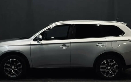 Mitsubishi Outlander III рестайлинг 3, 2014 год, 1 300 000 рублей, 8 фотография