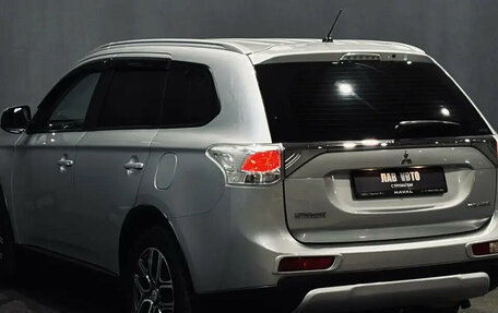 Mitsubishi Outlander III рестайлинг 3, 2014 год, 1 300 000 рублей, 7 фотография