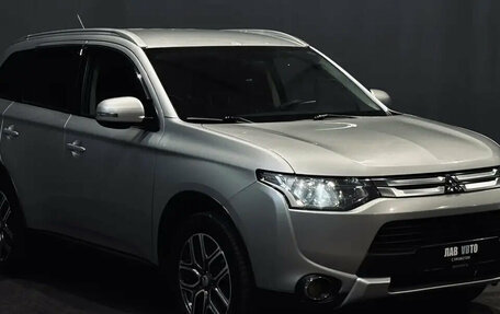 Mitsubishi Outlander III рестайлинг 3, 2014 год, 1 300 000 рублей, 3 фотография