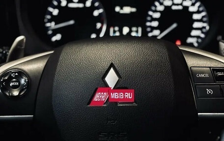 Mitsubishi Outlander III рестайлинг 3, 2014 год, 1 300 000 рублей, 15 фотография