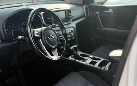 KIA Sportage IV рестайлинг, 2020 год, 2 300 000 рублей, 7 фотография