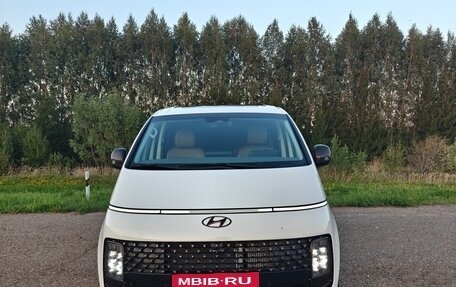 Hyundai Staria, 2021 год, 6 300 000 рублей, 2 фотография