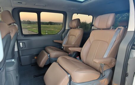 Hyundai Staria, 2021 год, 6 300 000 рублей, 10 фотография